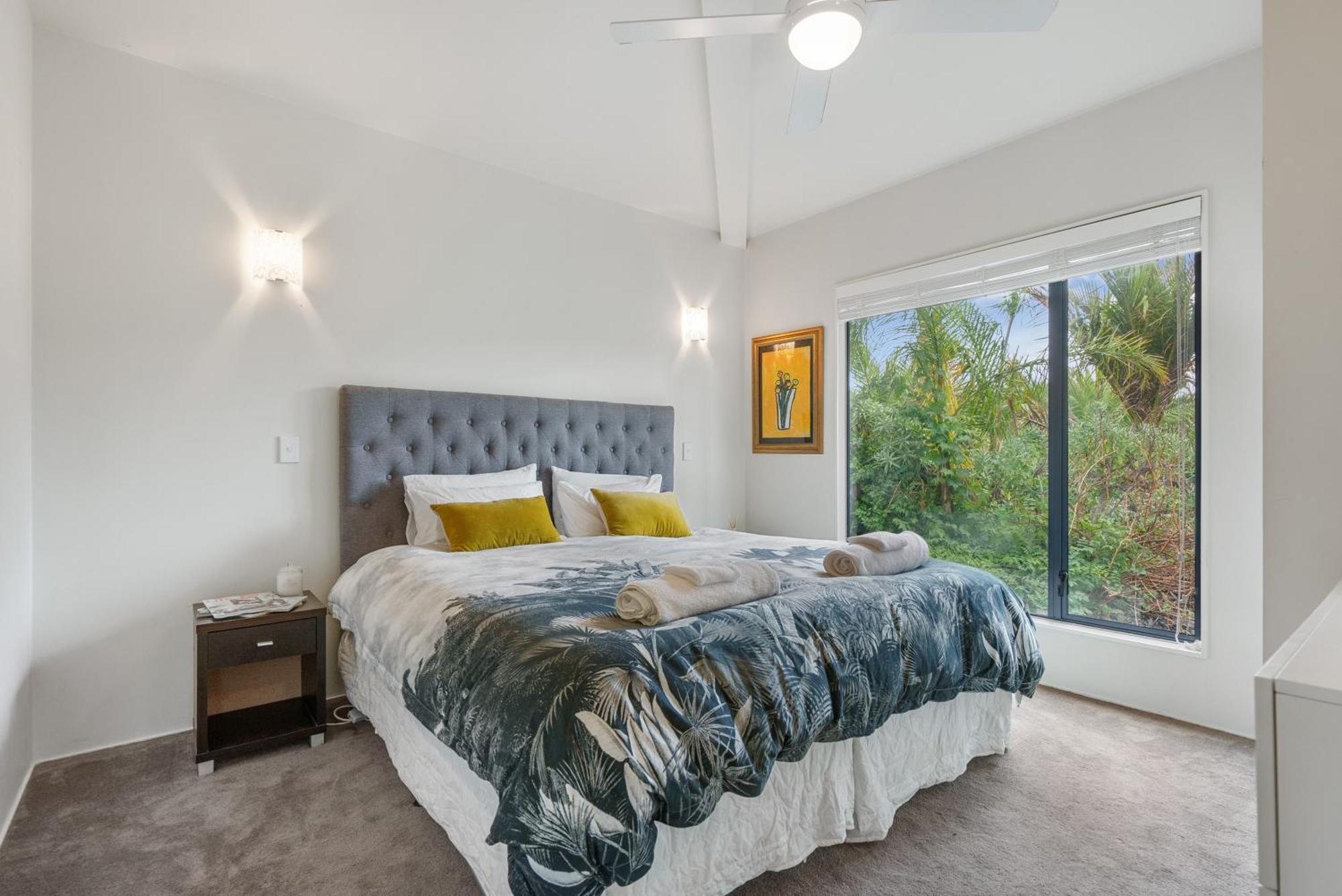 Waiheke Island Resort Conference & Accomodation Centre Ostend Экстерьер фото