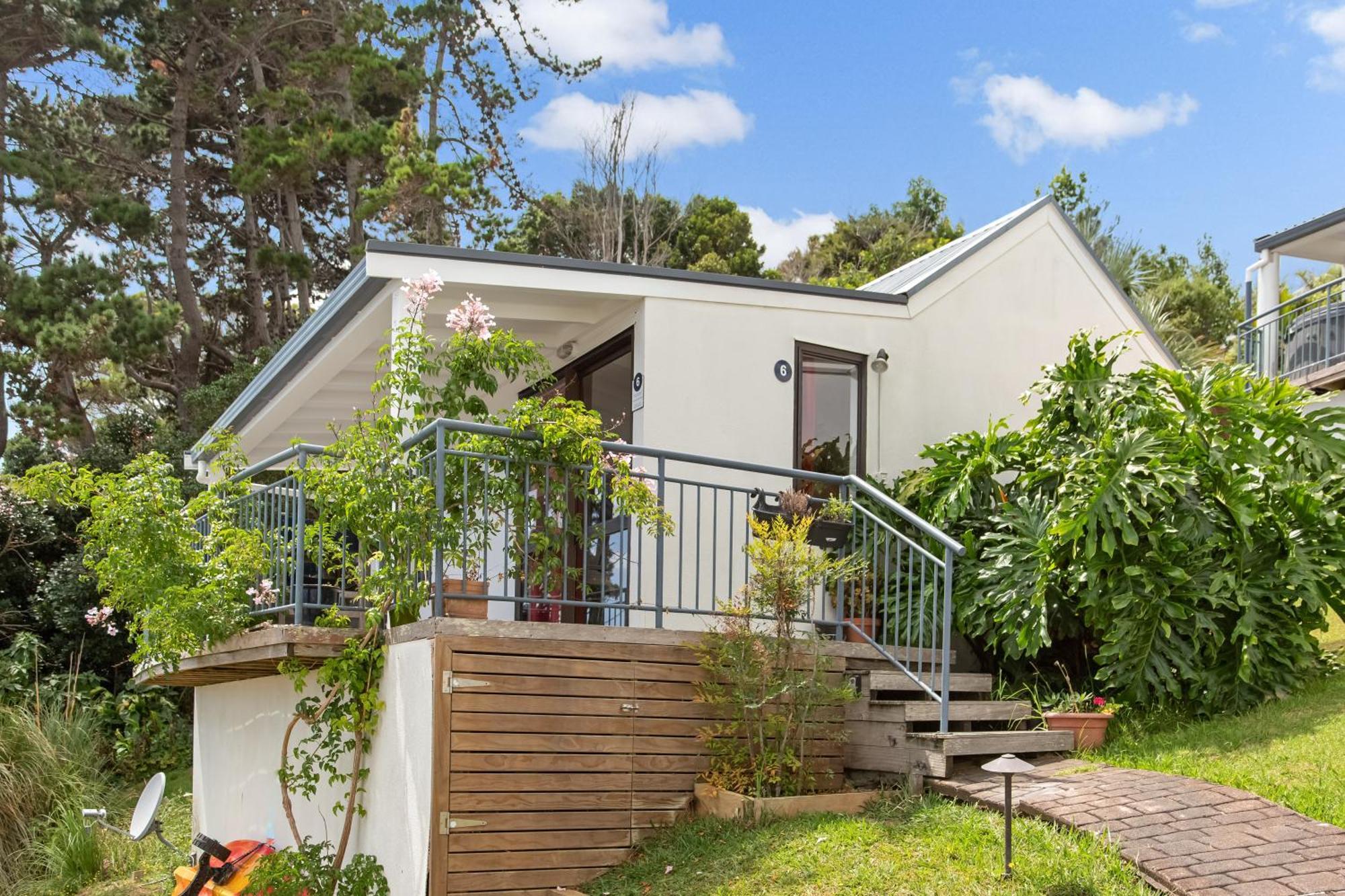 Waiheke Island Resort Conference & Accomodation Centre Ostend Экстерьер фото