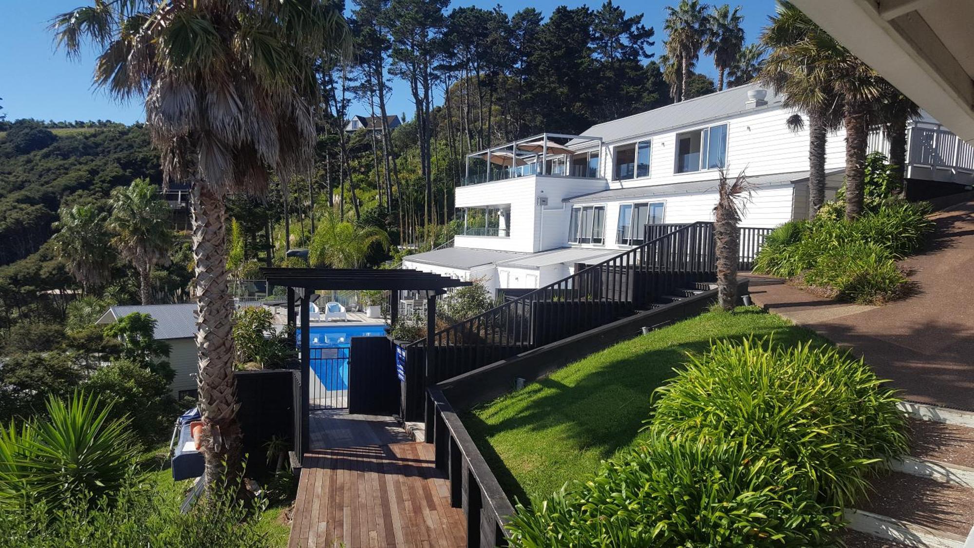 Waiheke Island Resort Conference & Accomodation Centre Ostend Экстерьер фото