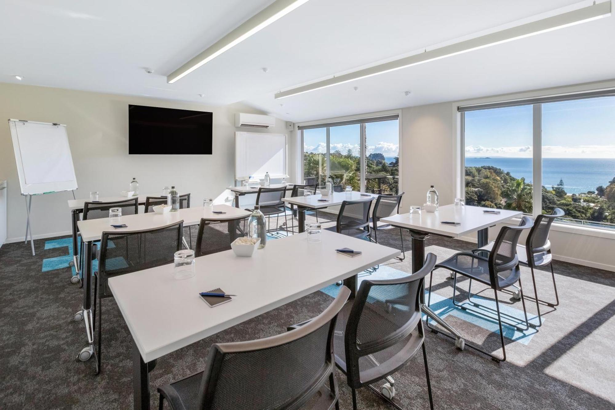 Waiheke Island Resort Conference & Accomodation Centre Ostend Экстерьер фото