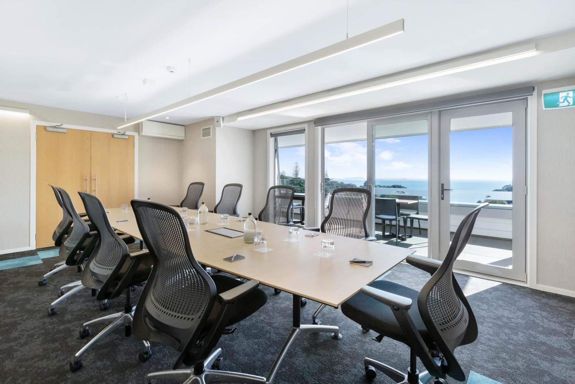 Waiheke Island Resort Conference & Accomodation Centre Ostend Экстерьер фото