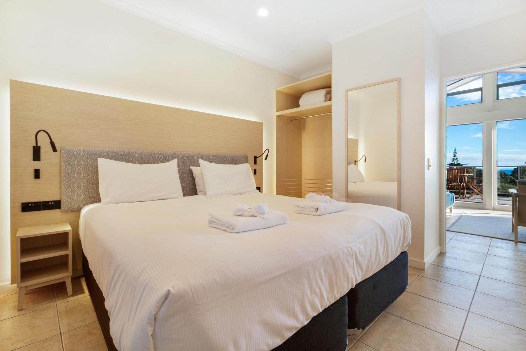 Waiheke Island Resort Conference & Accomodation Centre Ostend Экстерьер фото