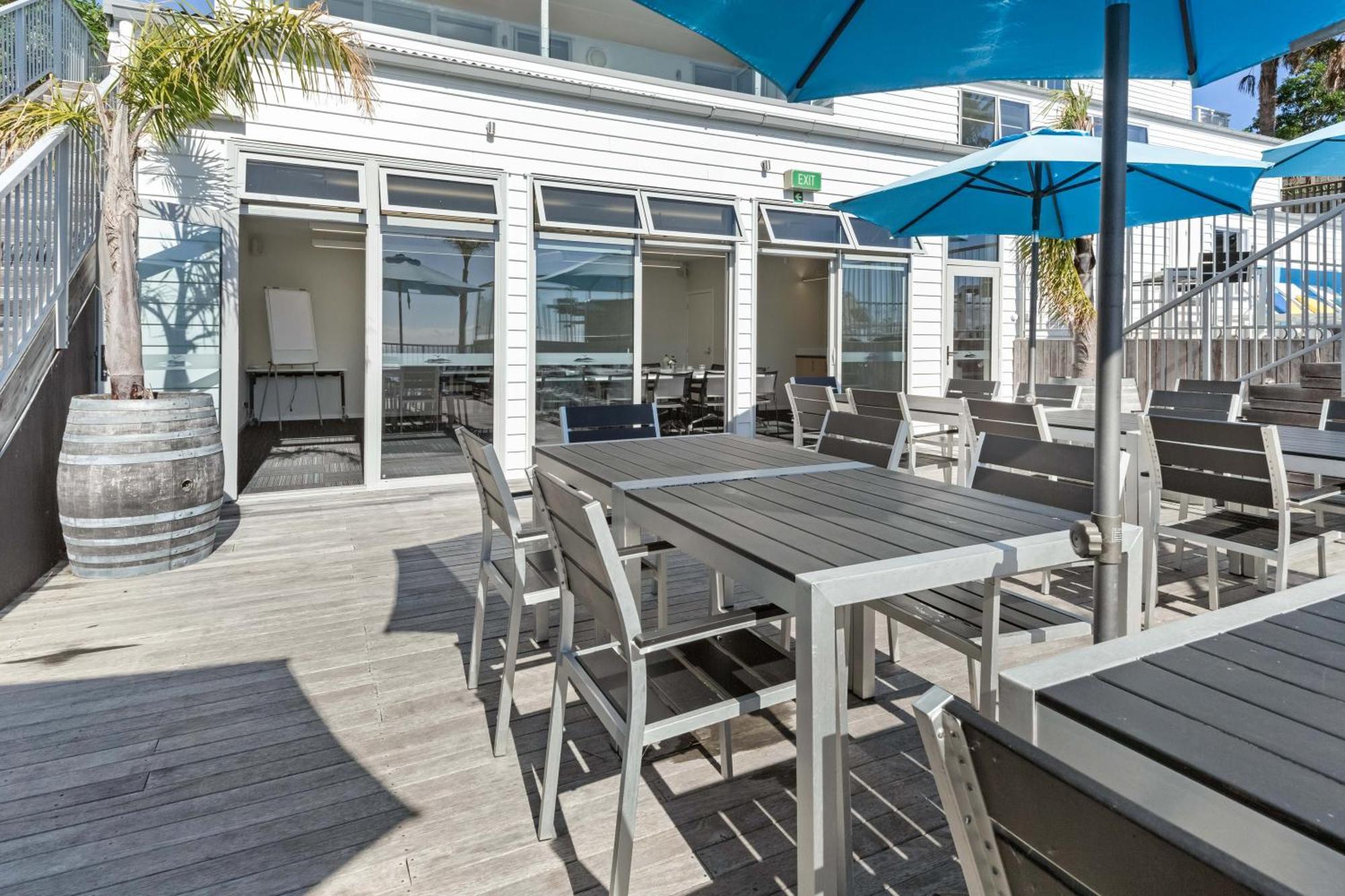 Waiheke Island Resort Conference & Accomodation Centre Ostend Экстерьер фото